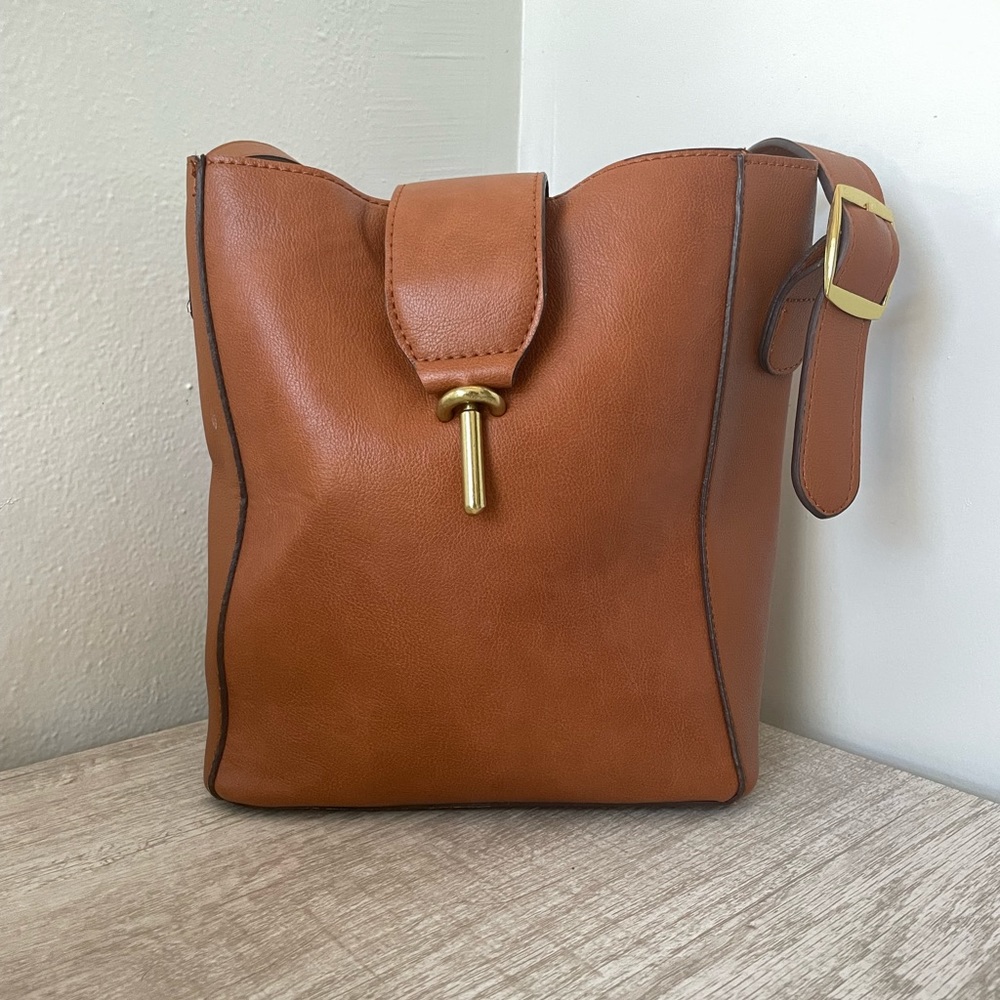 Francesca’s Crossbody Bag